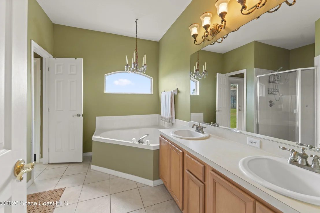 Photo of 385 Tunbridge Drive