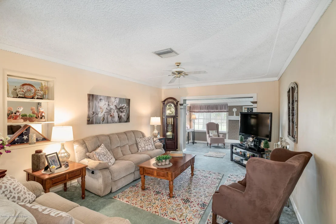 Photo of 933 Bluewater Drive