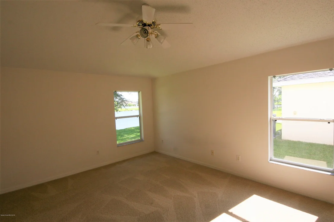 Photo of 1433 Hemingway Boulevard