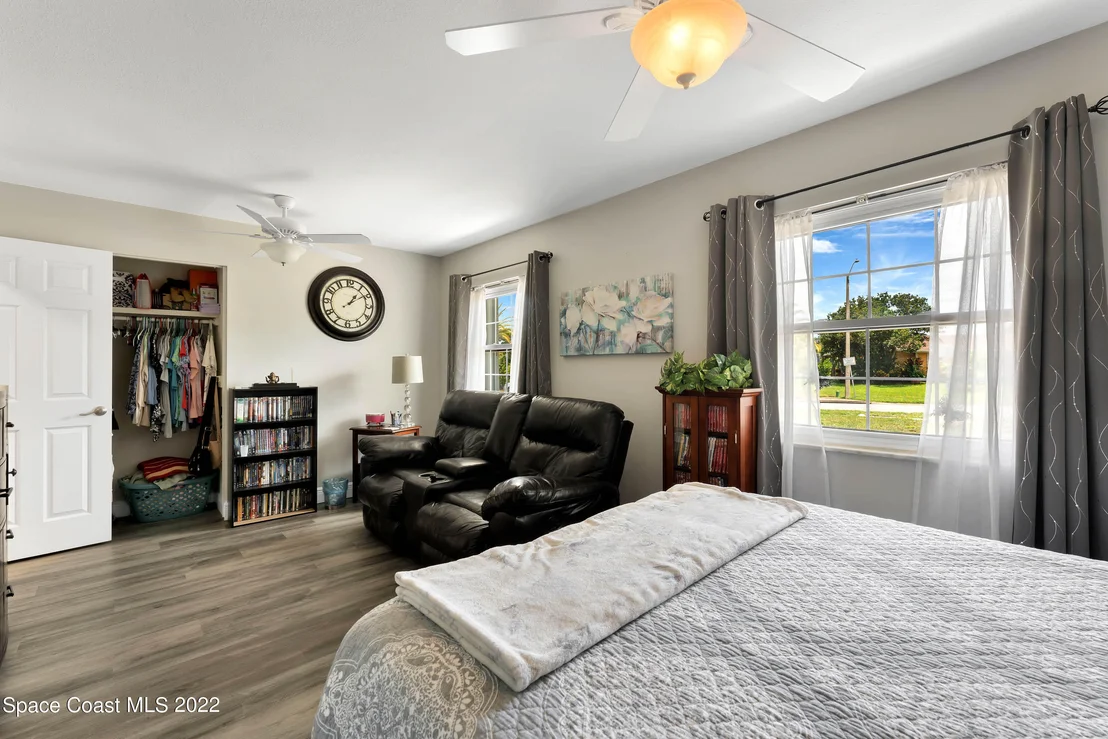 Photo of 886 Vance Circle NE