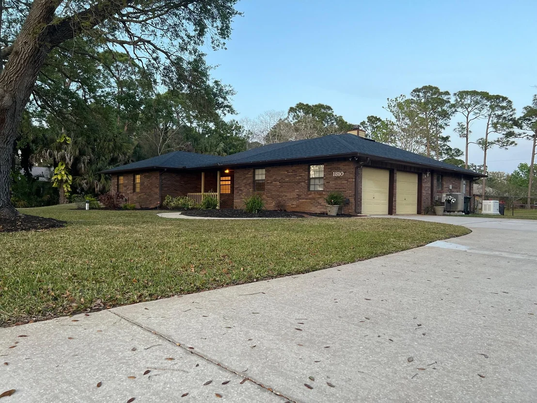 Photo of 1810 Laurel Oak Drive