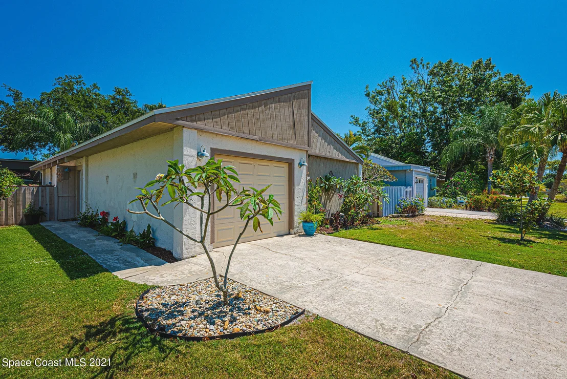 Photo of 460 Willow Tree Drive