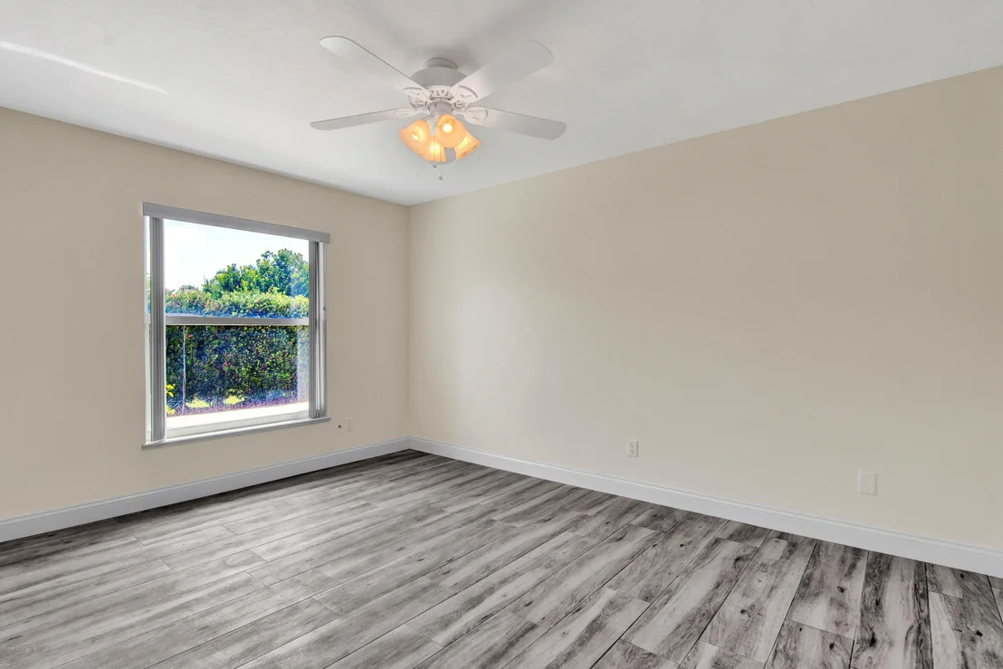 Photo of 142 Hidden Cove Drive