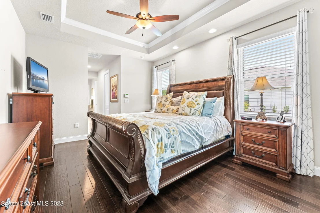 Photo of 2037 Windbrook Drive SE