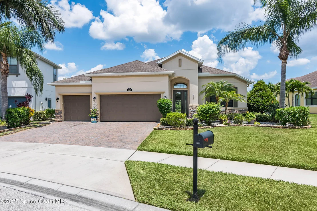 Photo of 8553 Drayton Circle