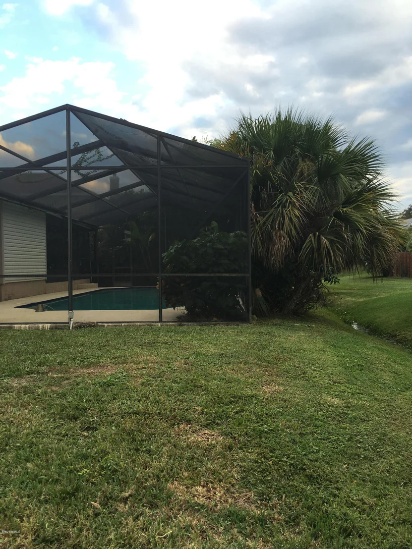 Photo of 1074 Citrus Avenue NE