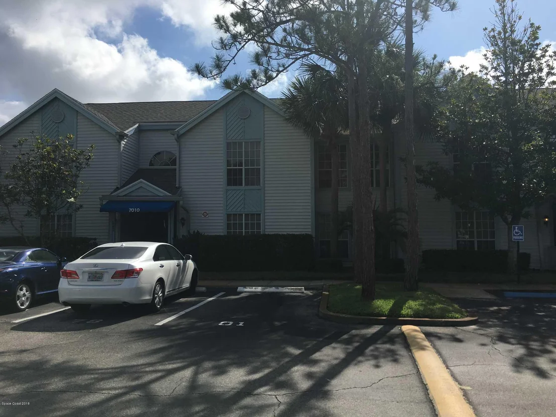 Photo of Unit 203 at 7010 Us-1