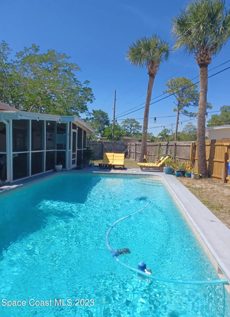 Photo of 1052 Myrtle Lane