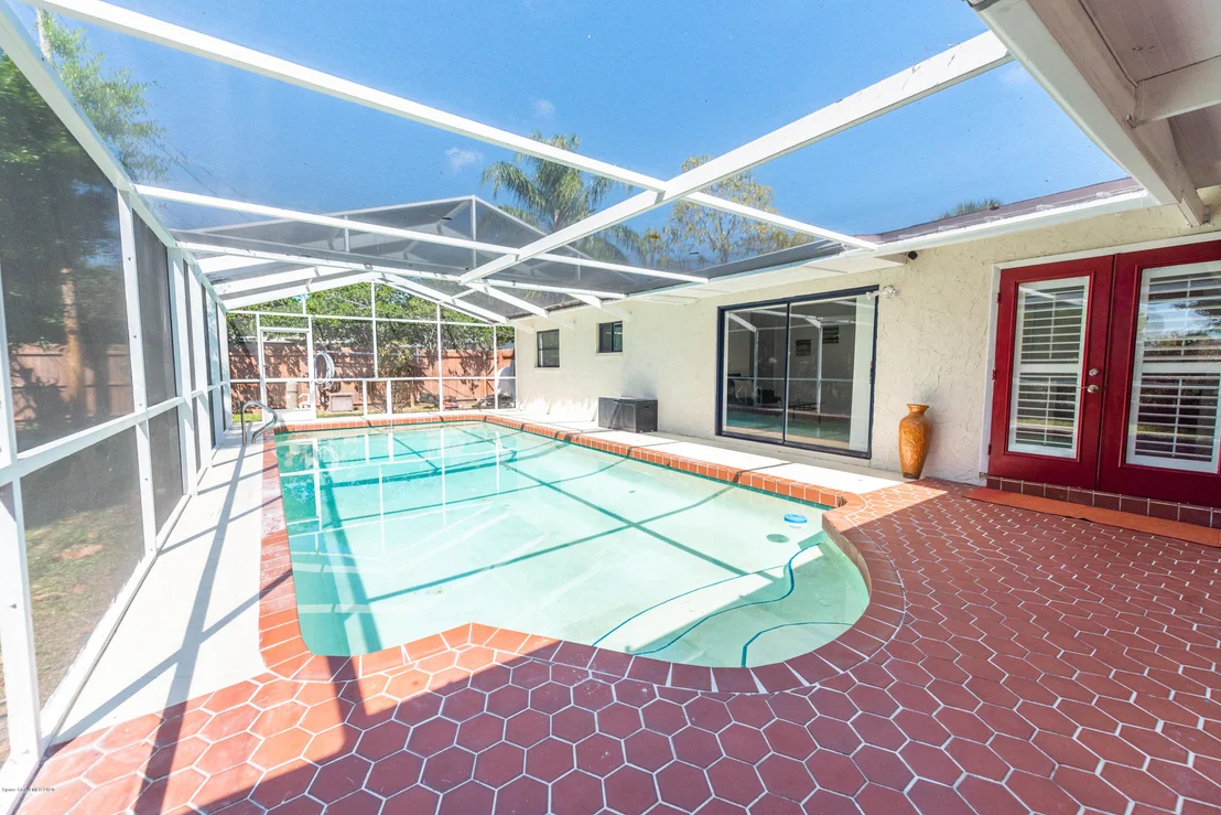 Photo of 1333 Estridge Drive