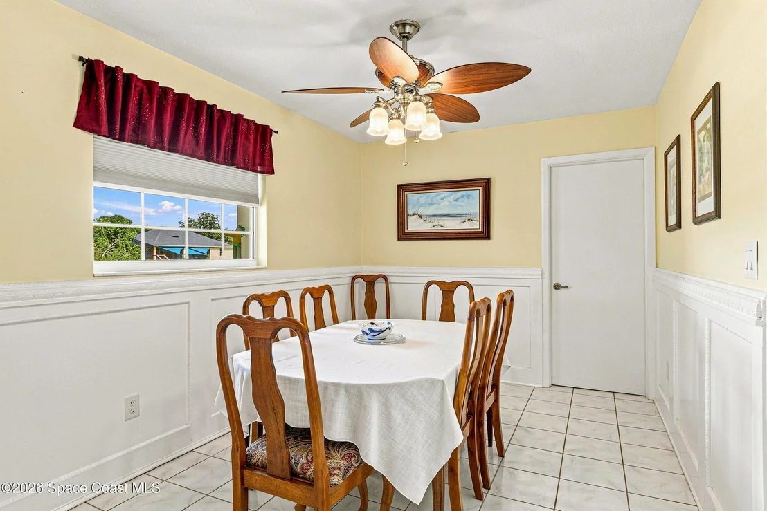 Photo of 889 Vance Circle NE