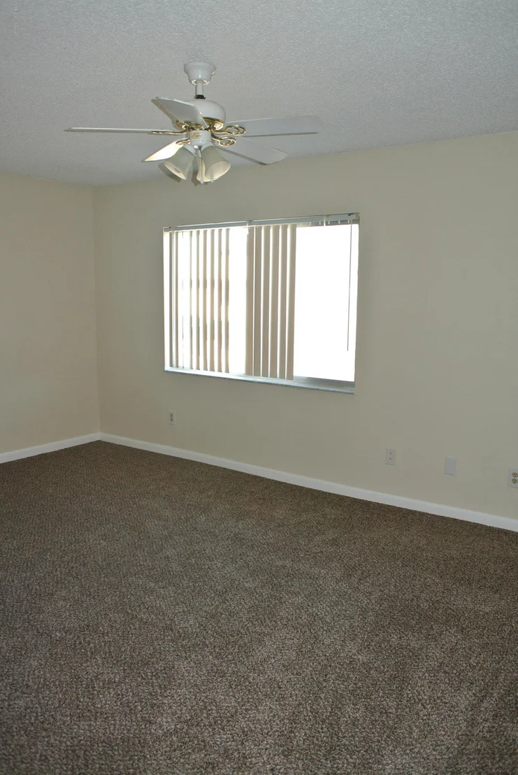 Photo of Unit D14 at 1880 Murrell Road