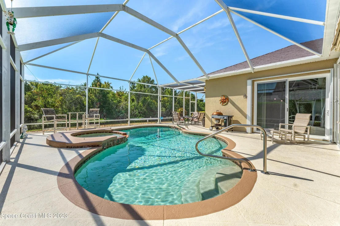 Photo of 665 Carriage Hill Road