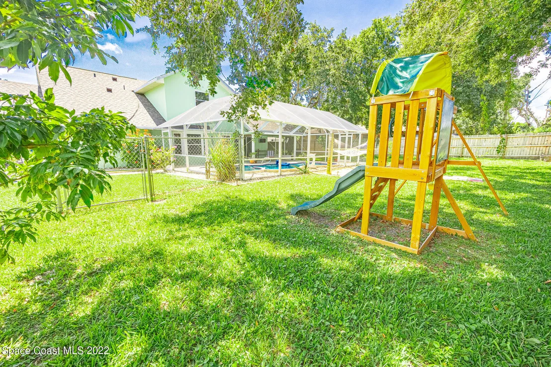 Photo of 2755 School Drive NE