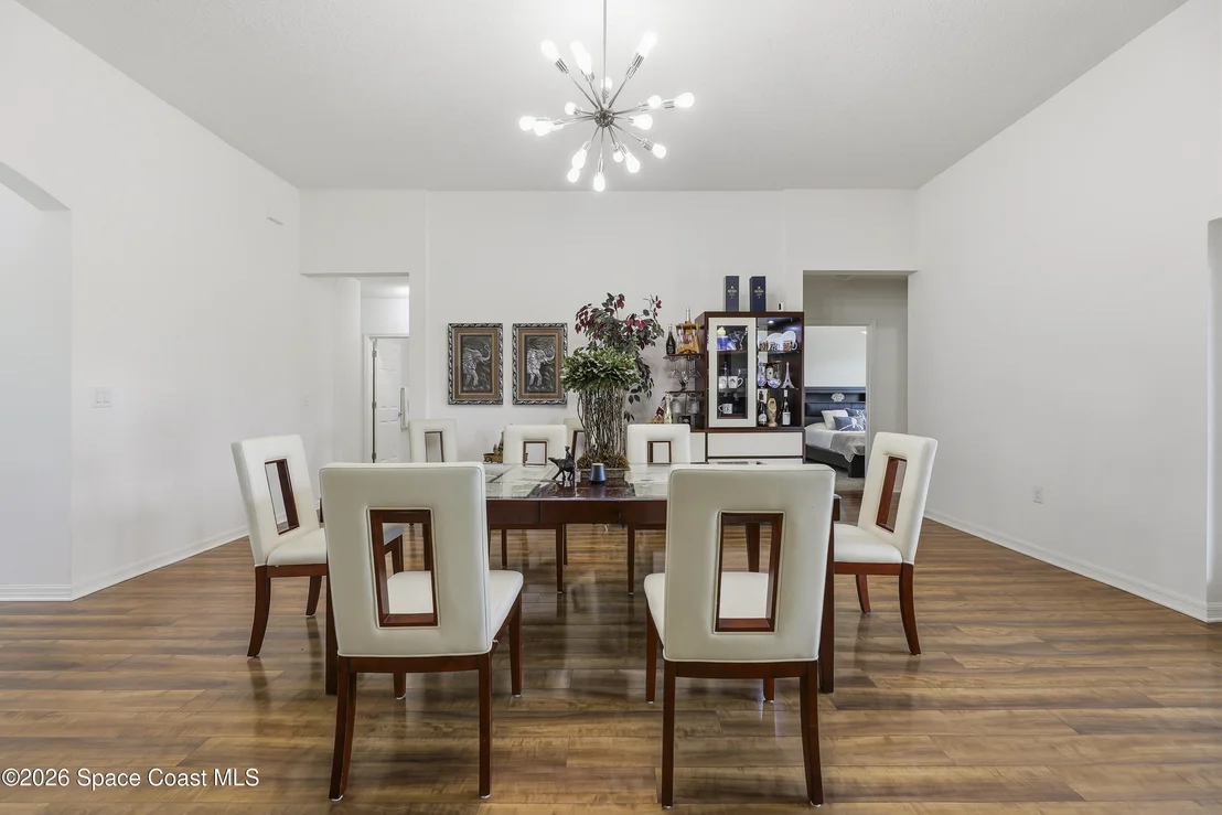 Photo of 1121 Morgan Circle NE