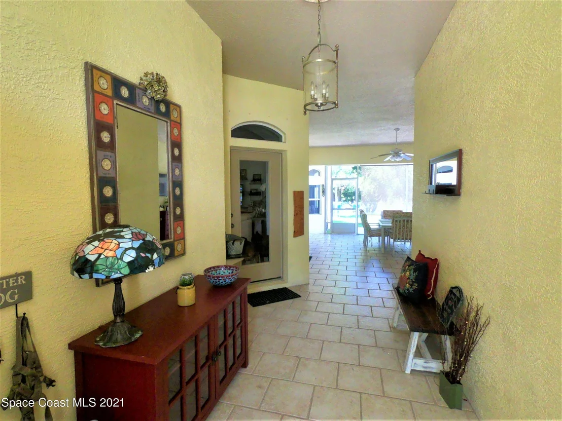 Photo of 1035 Starling Way