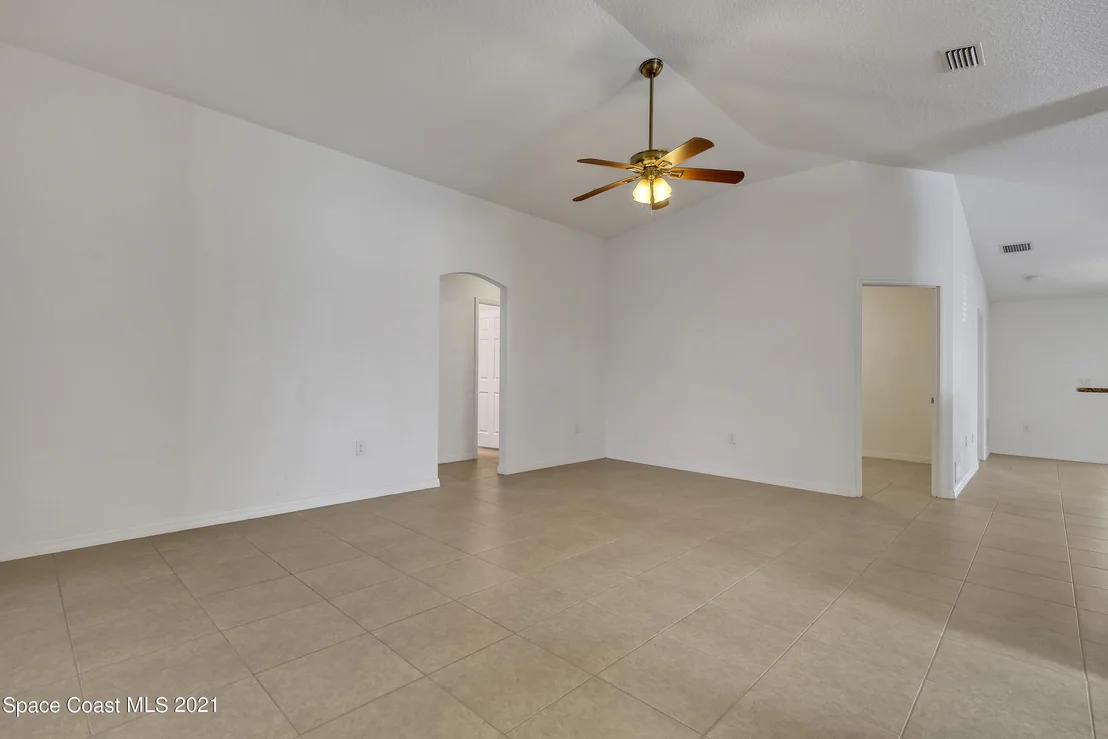 Photo of 1290 Corbett Lane
