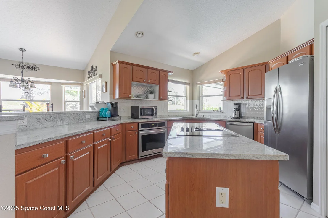 Photo of 2386 Golf Vista Boulevard