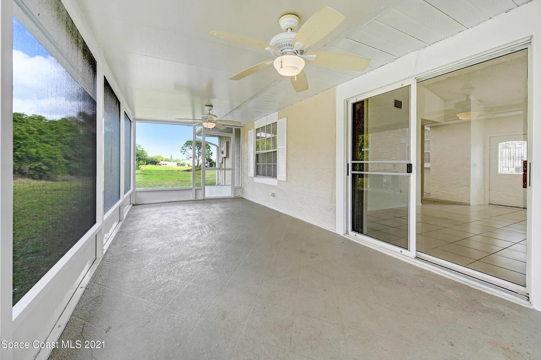 Photo of 858 Wateroak Drive NE