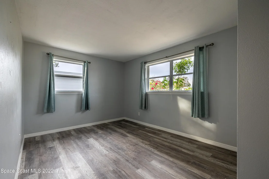 Photo of 1047 Myrtle Lane