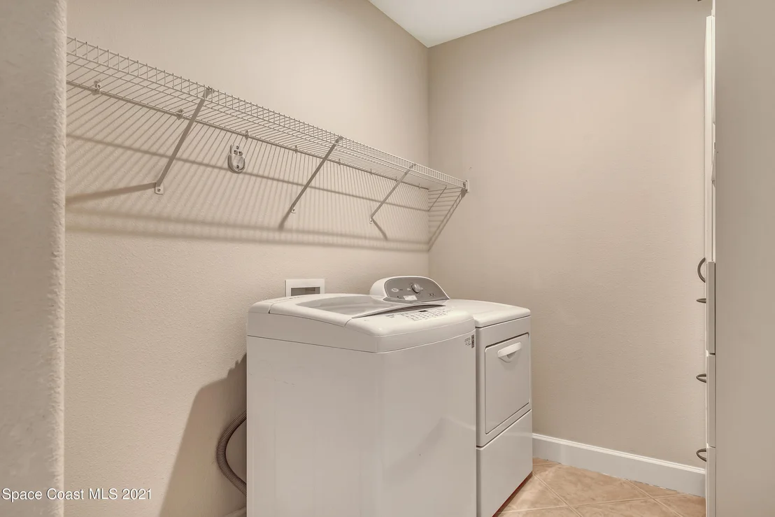 Photo of 1380 Talon Way
