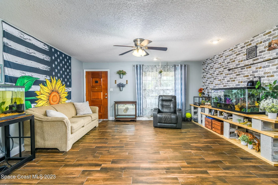 Photo of 746 Venus Drive