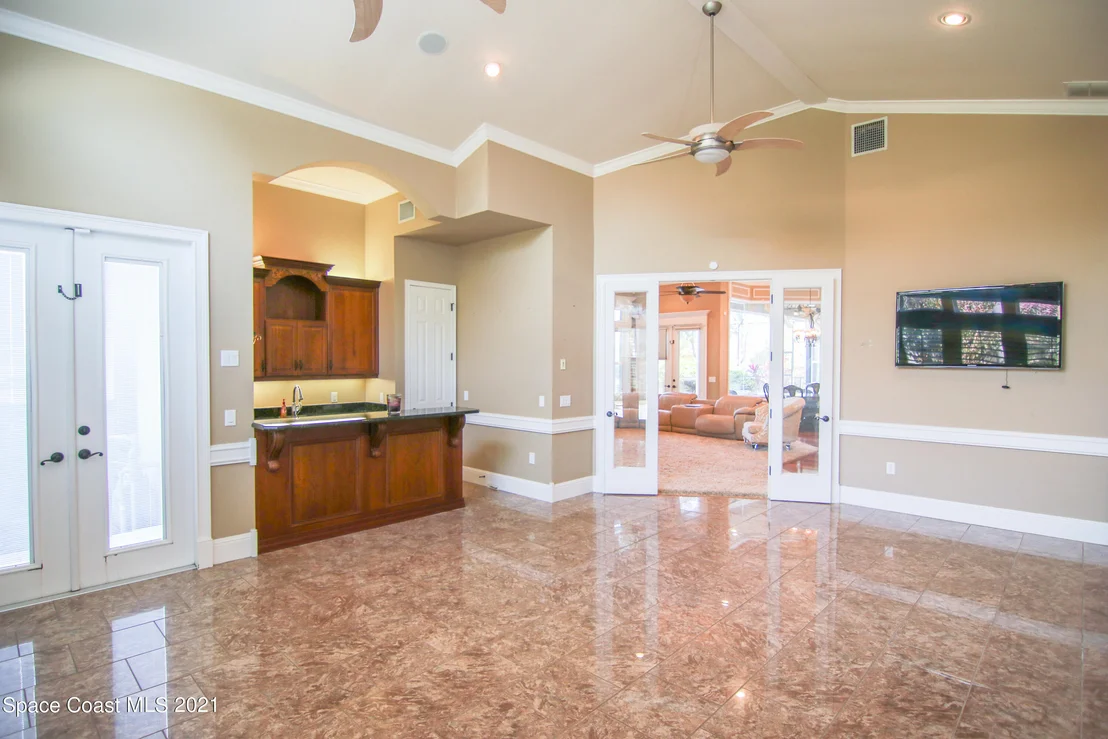 Photo of 228 Mclean Point