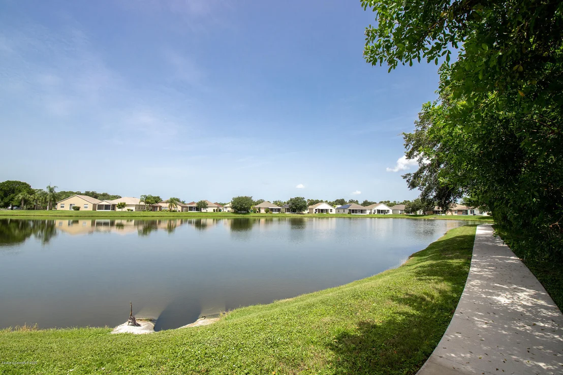 Photo of 335 Dryden Circle