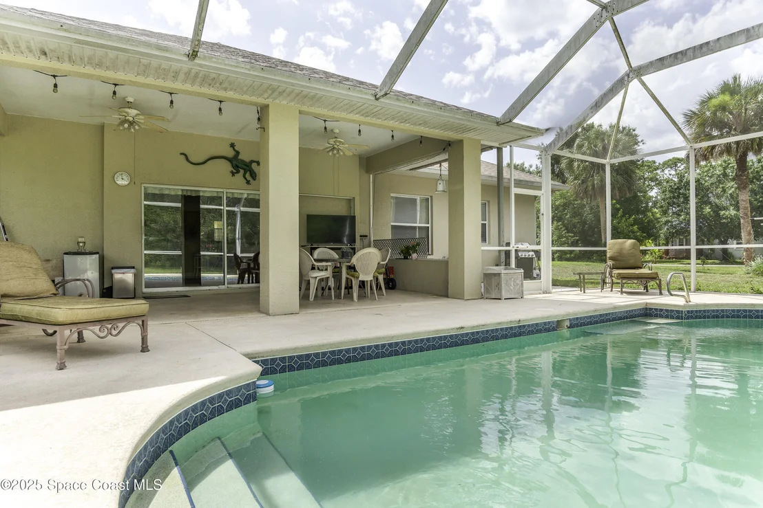Photo of 386 Valencia Road