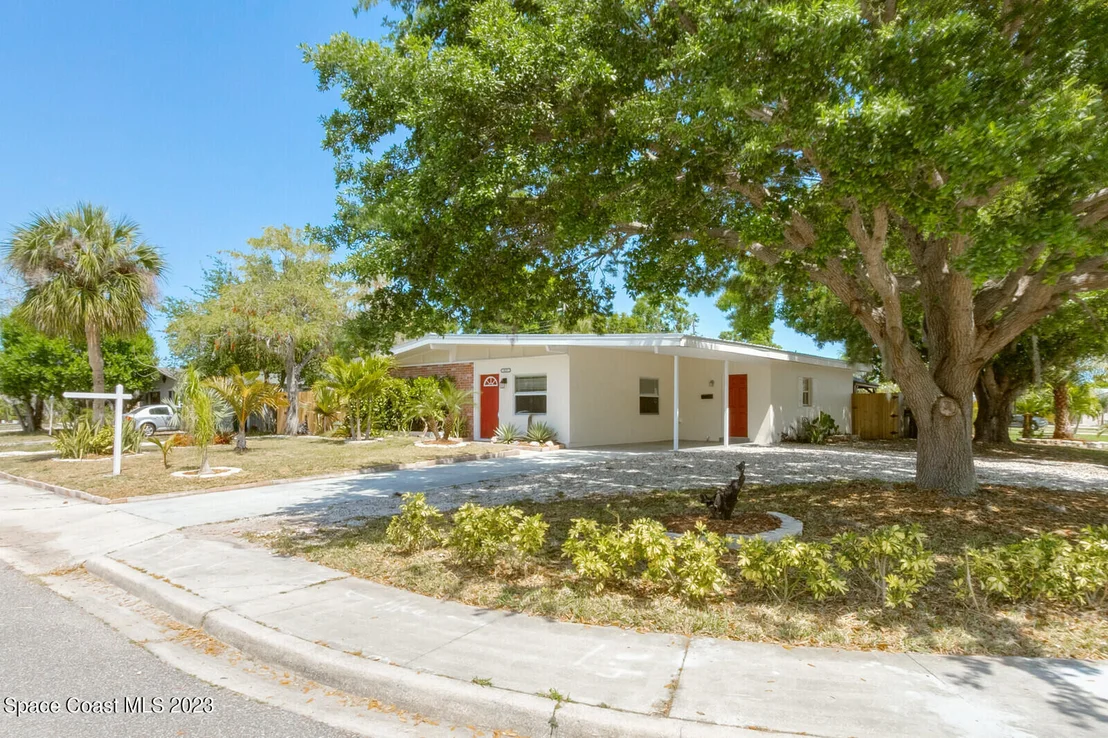 Photo of 825 Tupelo Drive
