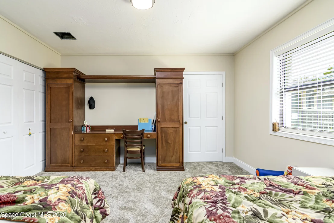 Photo of 4085 Lake Washington Road