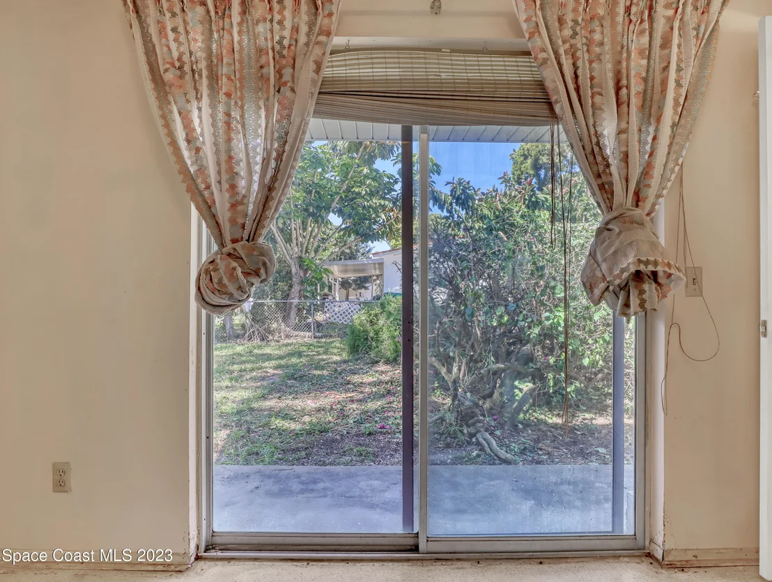 Photo of 2265 Lakeview Drive