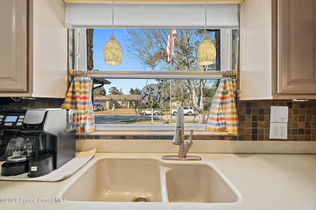 Photo of 1497 Hendren Drive