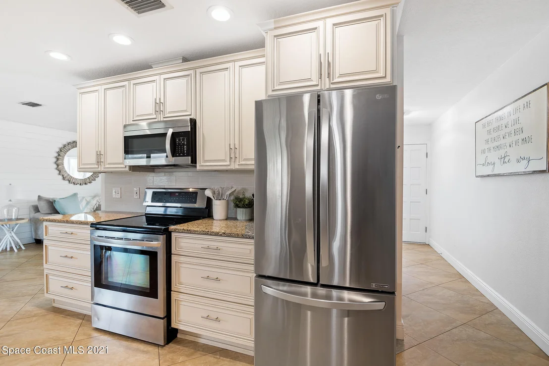 Photo of 680 Poinsetta Drive