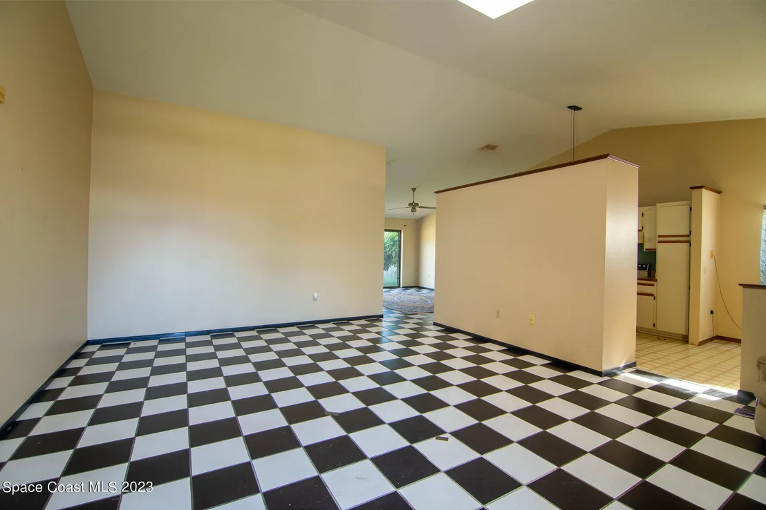 Photo of 1816 Clover Circle