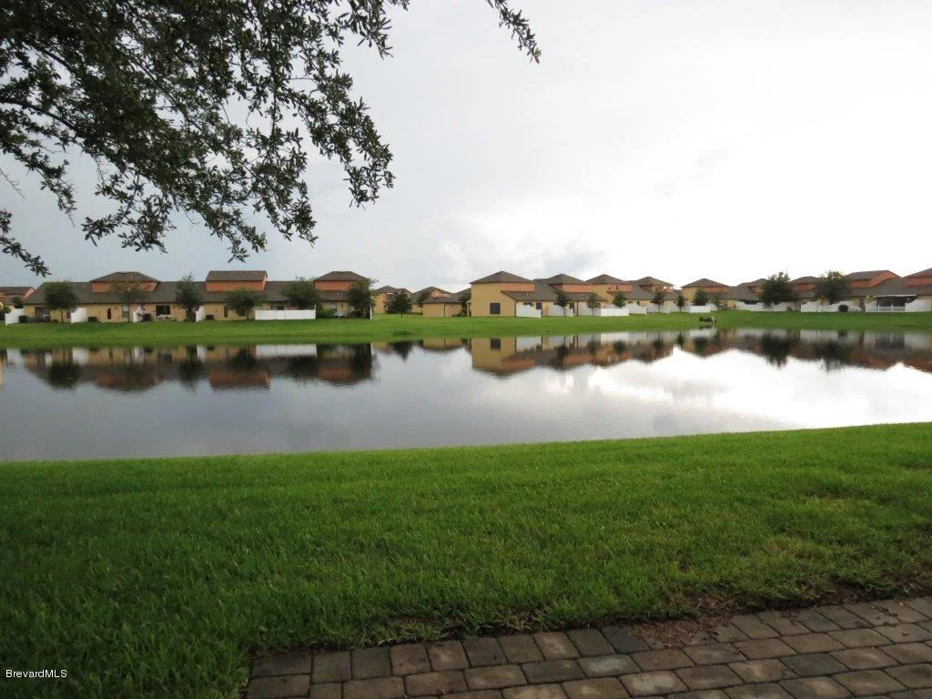 Photo of Unit 103 at 855 Luminary Circle