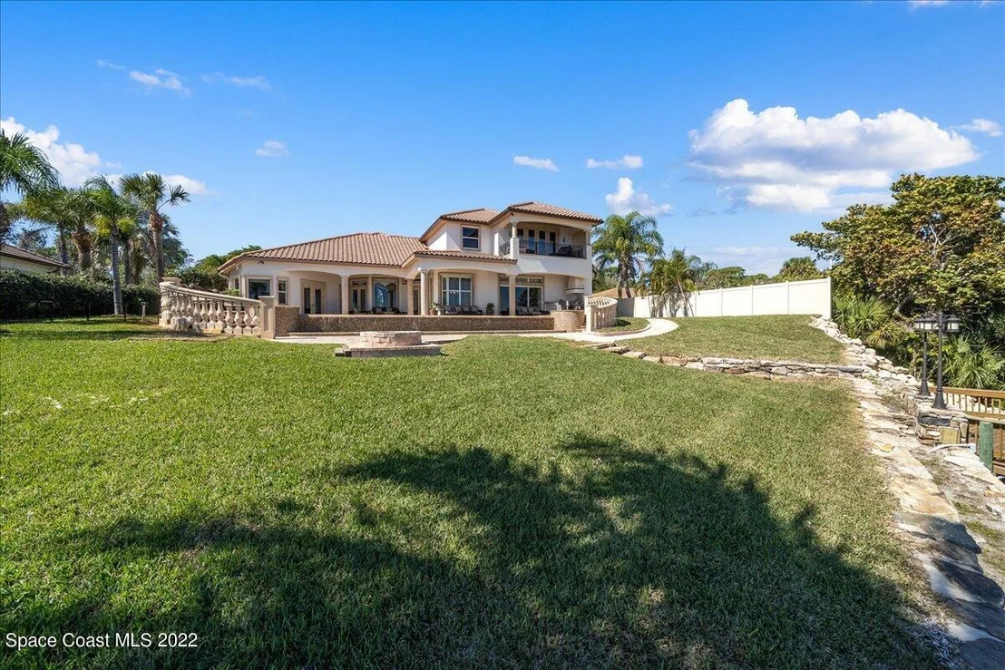 Photo of 671 Indian River Drive