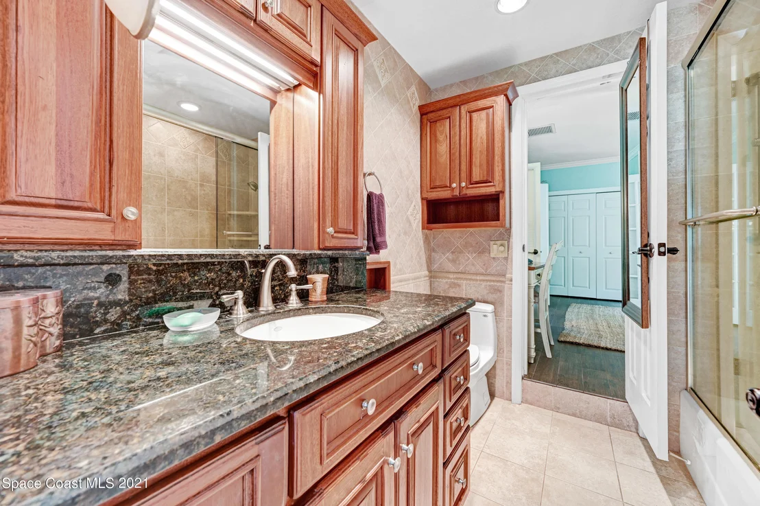 Photo of 600 N Riverside Drive