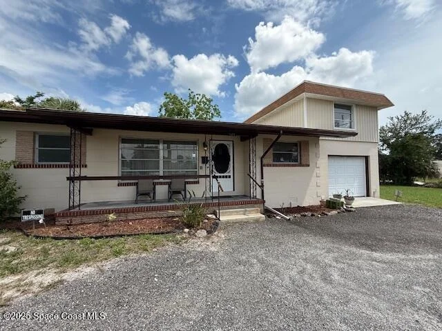 Photo of 1325 Sun Circle W