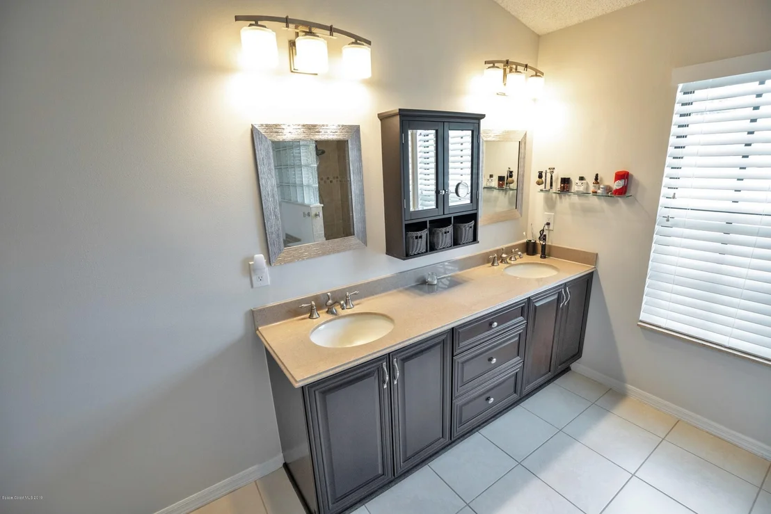 Photo of 678 Sandpiper Circle