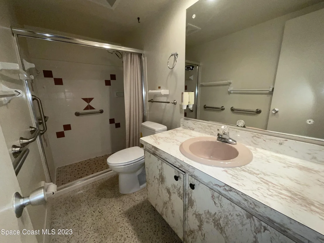 Photo of 918 Kings Post Road