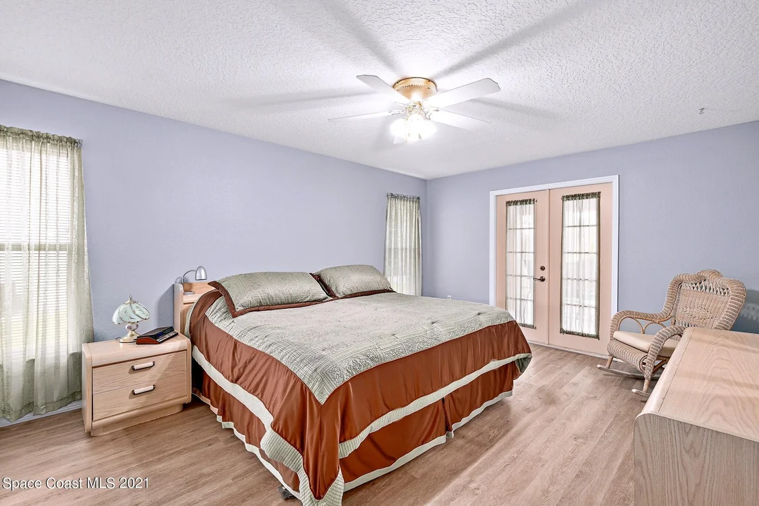 Photo of 1214 Walnut Grove Way