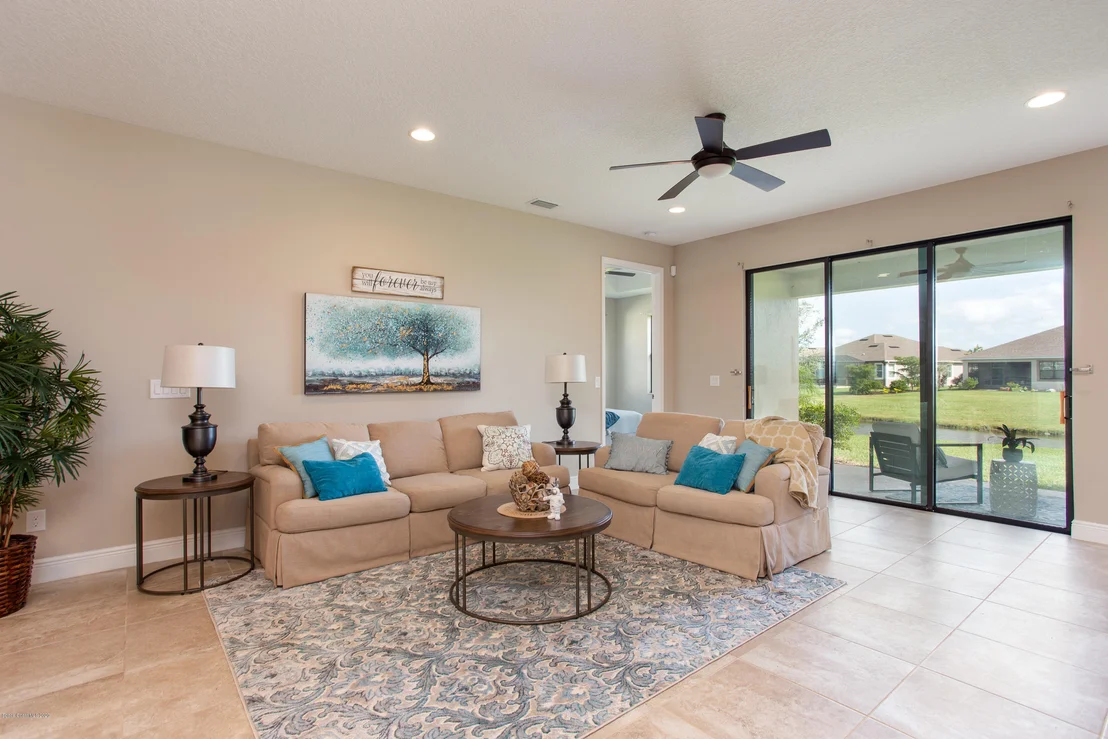 Photo of 7447 Bluemink Lane