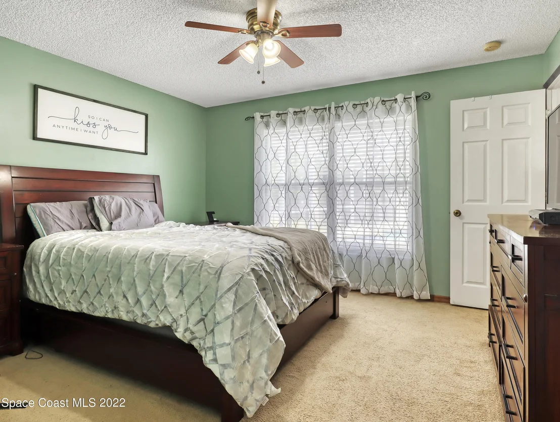 Photo of 6280 Golfview Avenue