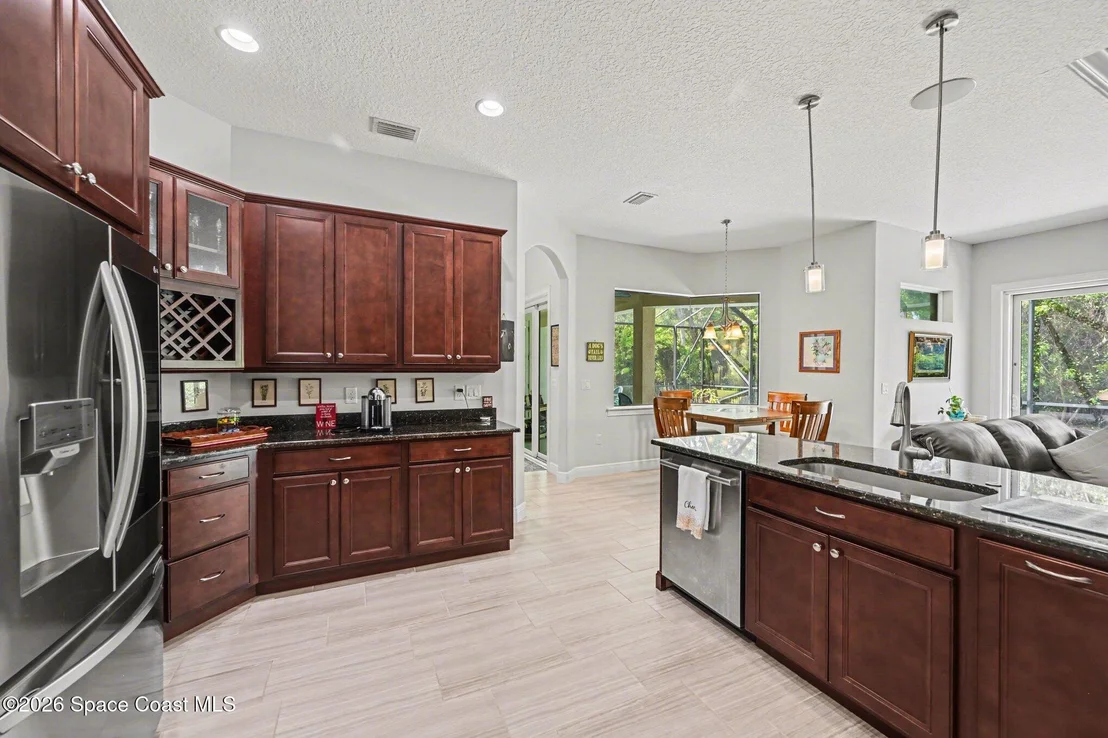 Photo of 1360 Mahaney Place