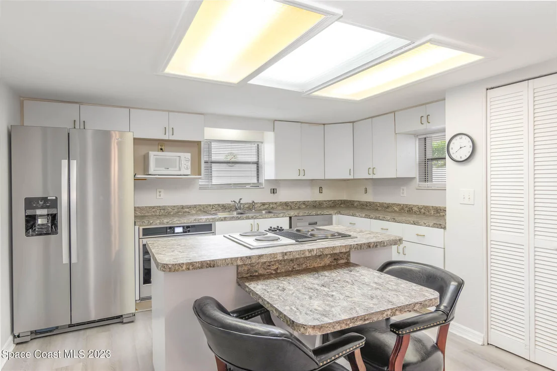 Photo of 13 S Palmway Avenue