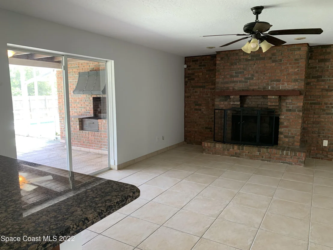 Photo of 799 Pebble Beach Avenue NE