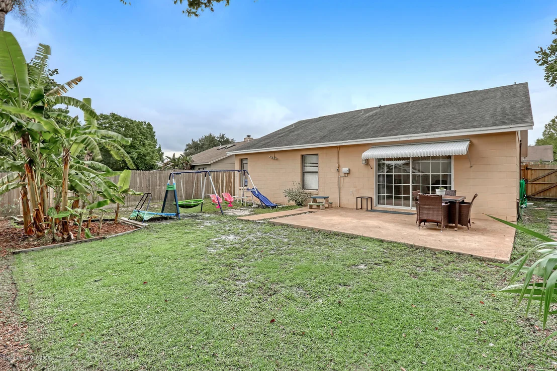 Photo of 1034 Abell Circle