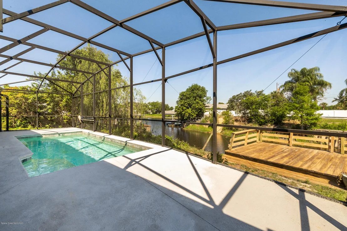 Photo of 810 Cardinal Road