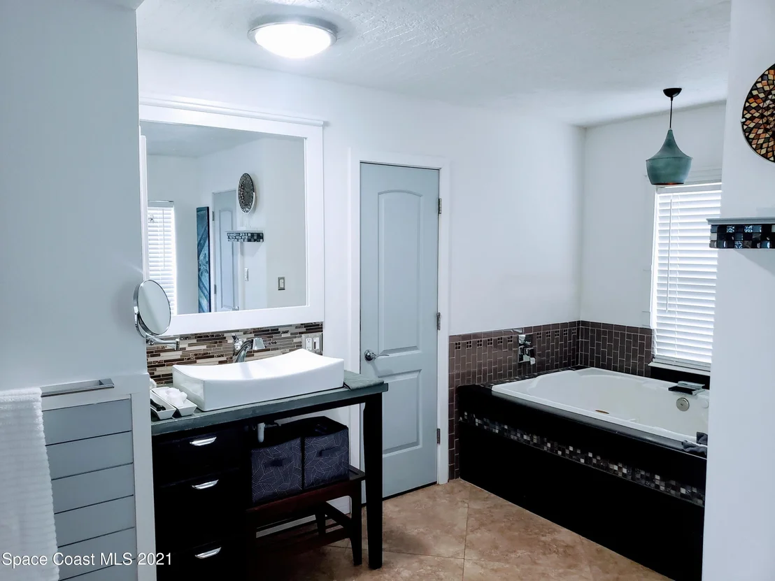 Photo of 546 Loveridge Drive