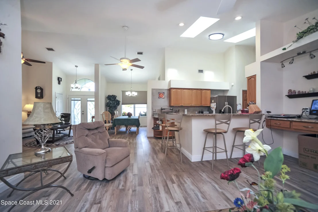 Photo of 1343 Heritage Acres Boulevard